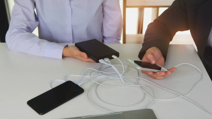 Bedrukte promotionele powerbanks met bedrijfslogo als moderne promotieoplossing