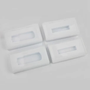 Plastic geheugenstickdoosje