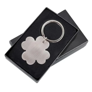 Metalen sleutelhanger met klavertje 4 - Zilver